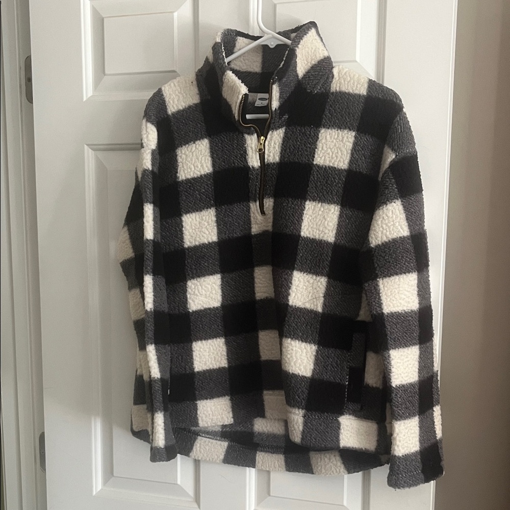 Old Navy Black and White Checkered Women’s  Fleece Pullover